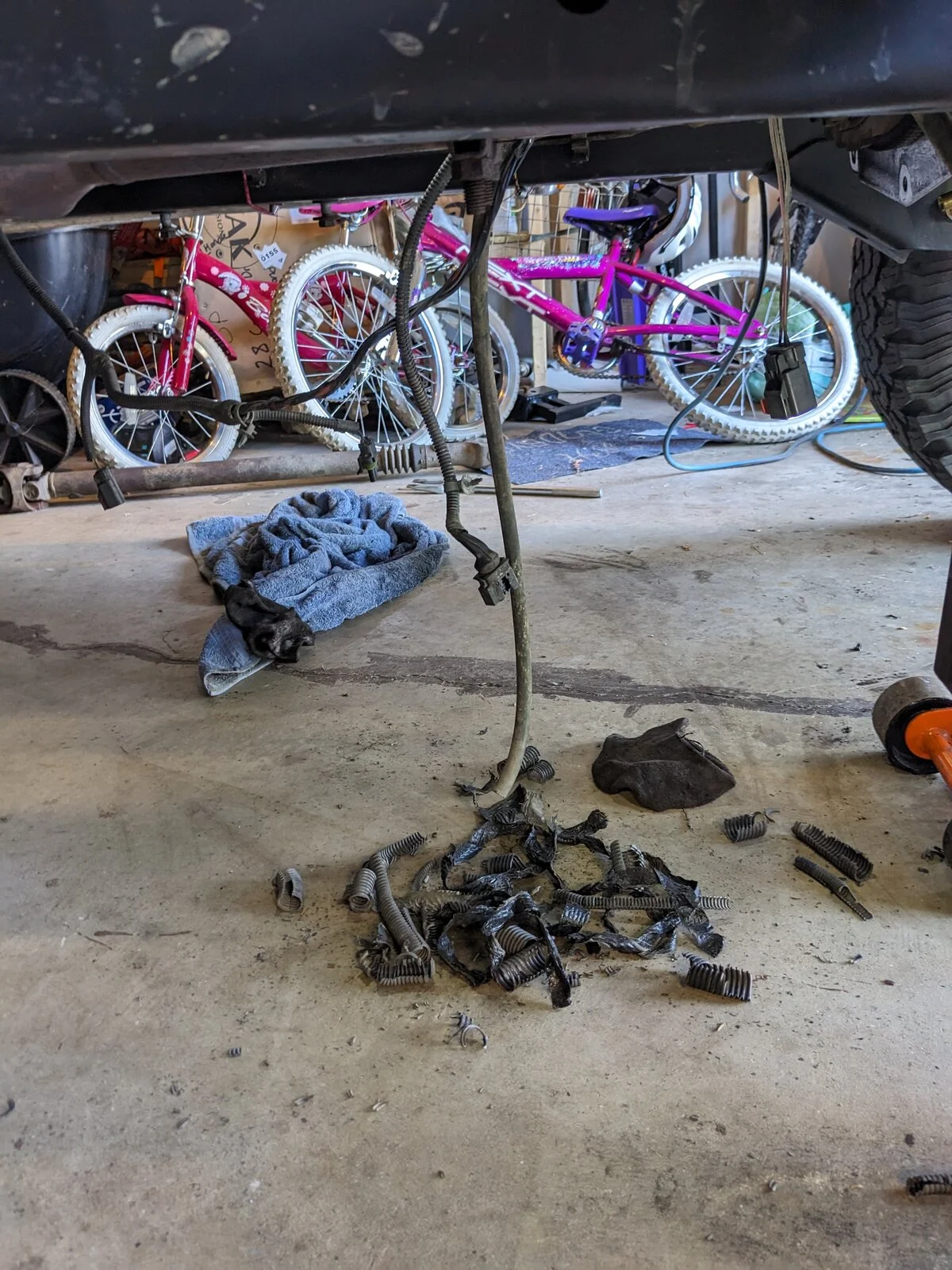 crumbled wire looms.webp