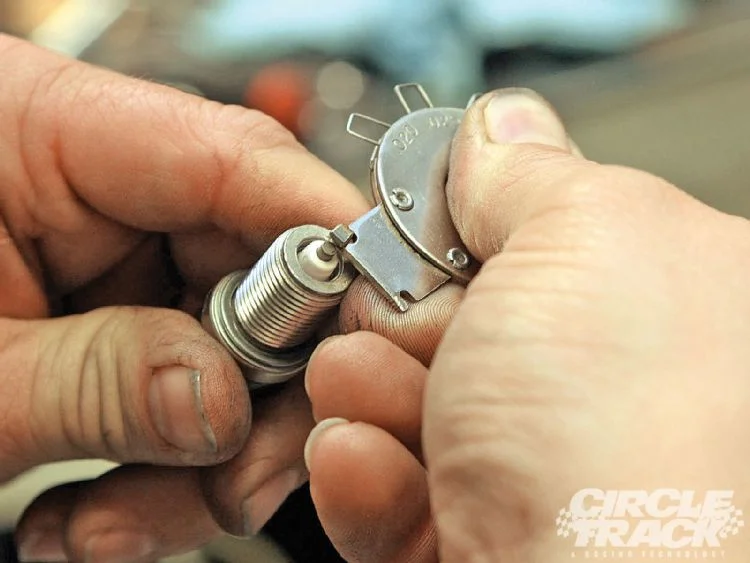 ctrp_1001_03_z+spark_plugs_engine+gap_tool.jpg