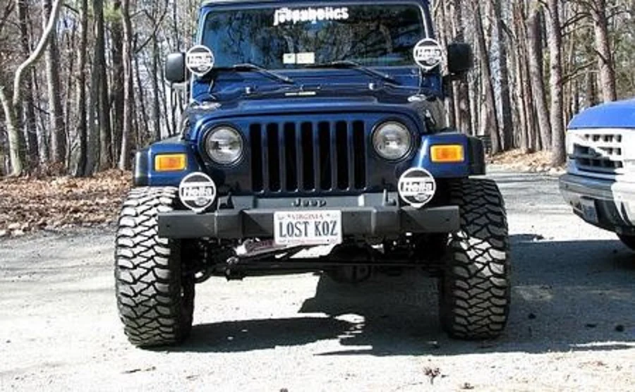 Daek blue jeep.webp