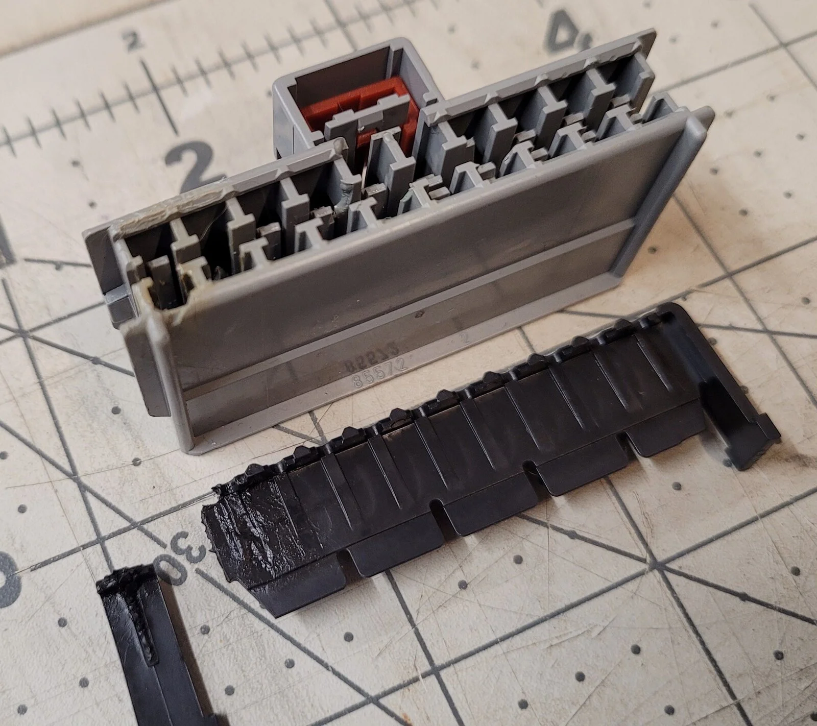 Damaged_Connector (Detail).jpg