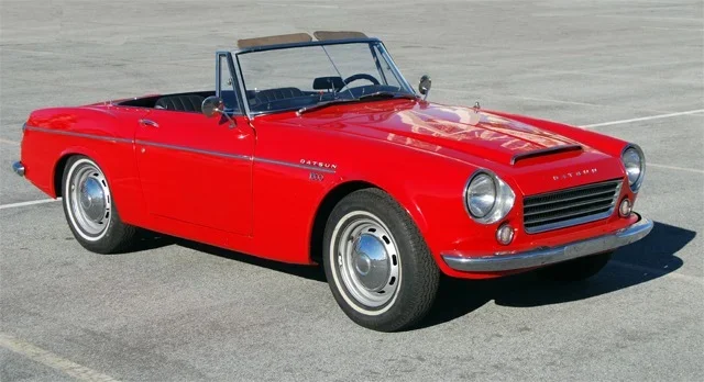 Datsun_1600_Sports,_starboa.webp