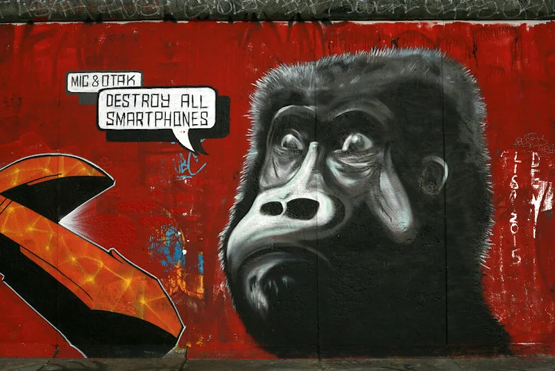 destroy-smartphones.webp