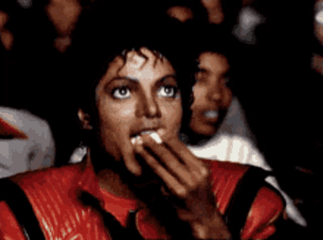 eating-popcorn-michael-jackson.gif