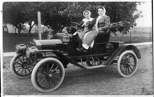 f314d99c776a4da4641d6bb1f84a2f06--a-dog-antique-cars.webp