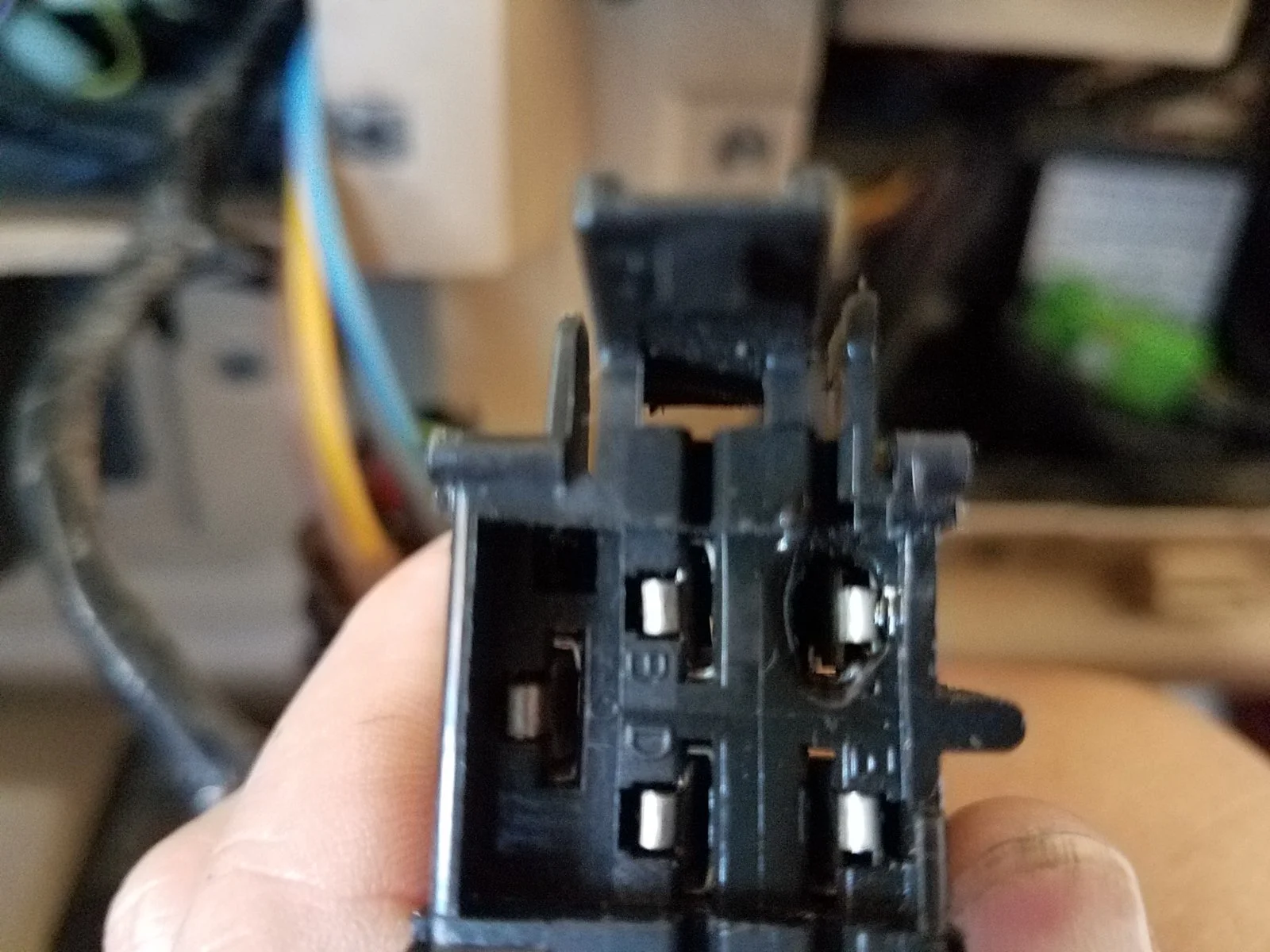 Fan Switch Connector.webp