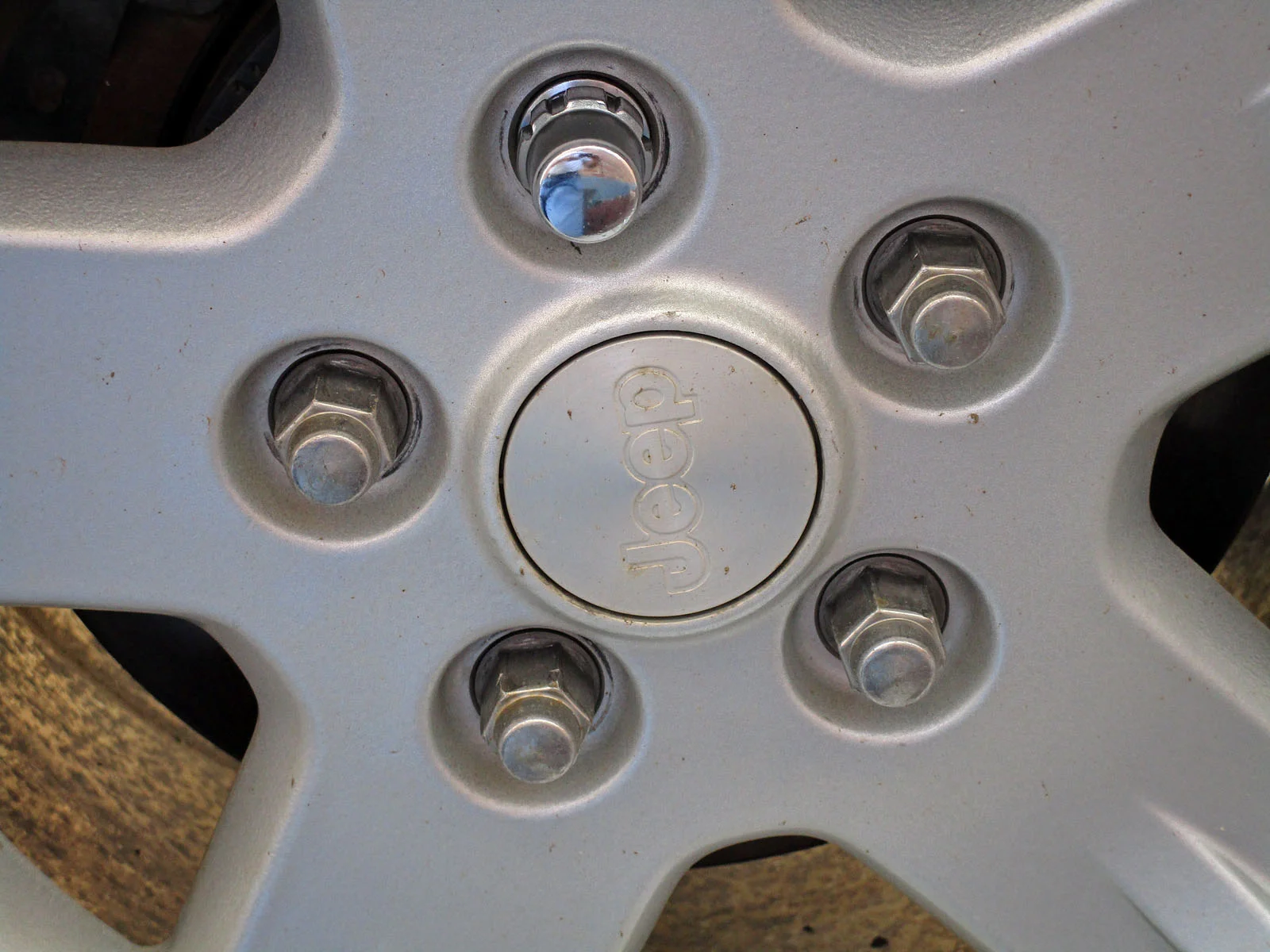 Five_Lugs.jpg