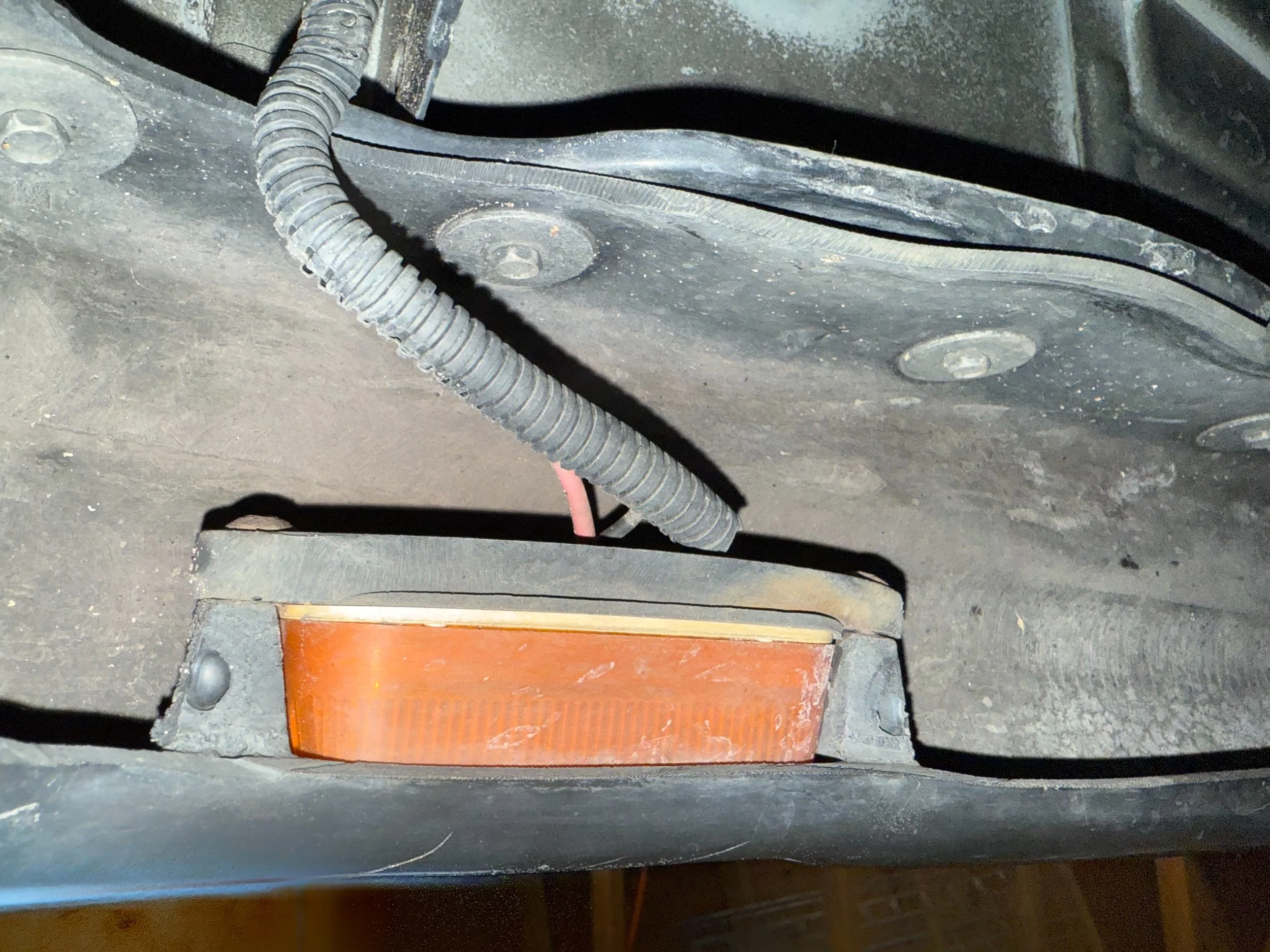 flat fender-below.webp