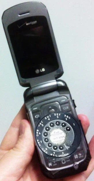flip phone.webp