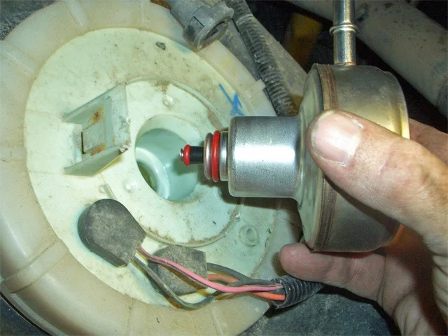 FuelPressureRegulator2.webp