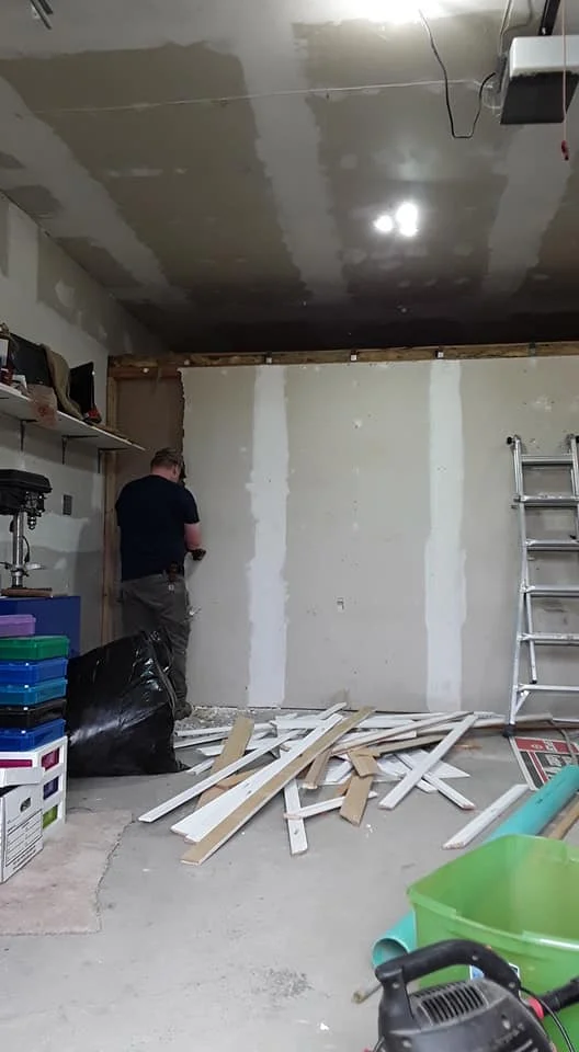 garage1.jpg