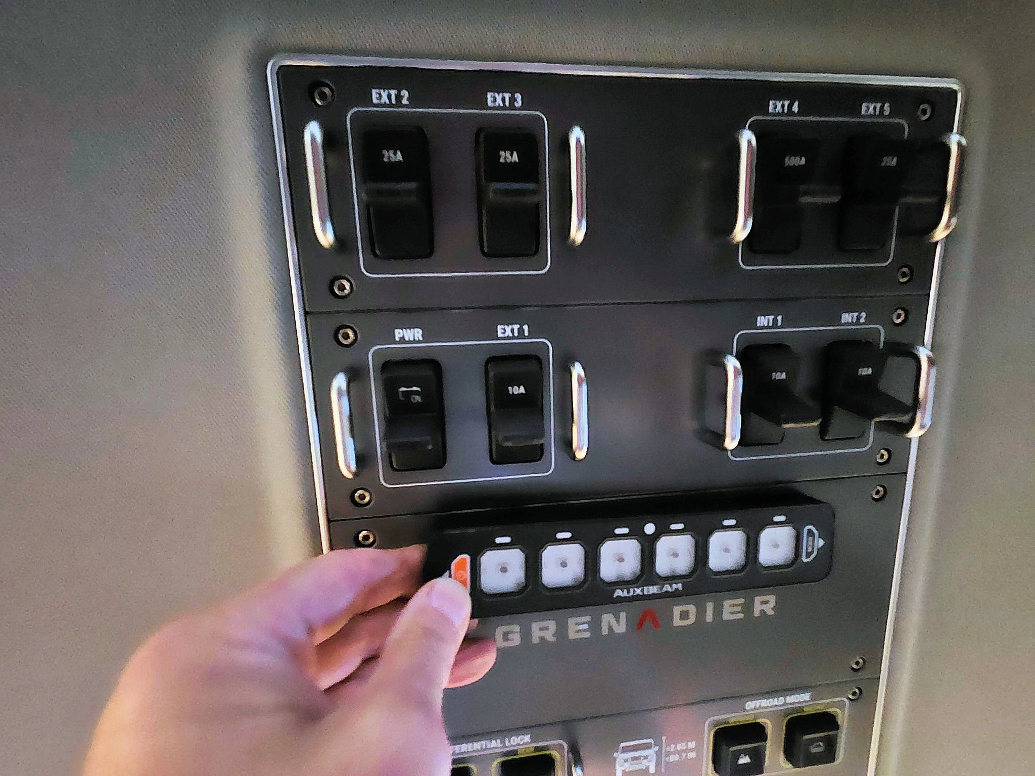GrenadierSwitchPanel.webp