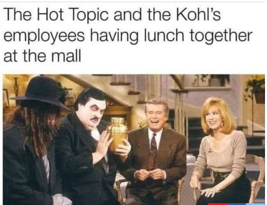hot-topic-kohls-employees-lunch-together-mall.jpg