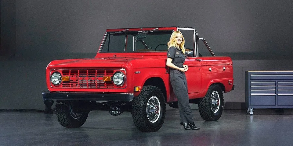https___hypebeast.com_image_2022_04_sydney-sweeney-1969-ford-bronco-drivers-tw.webp