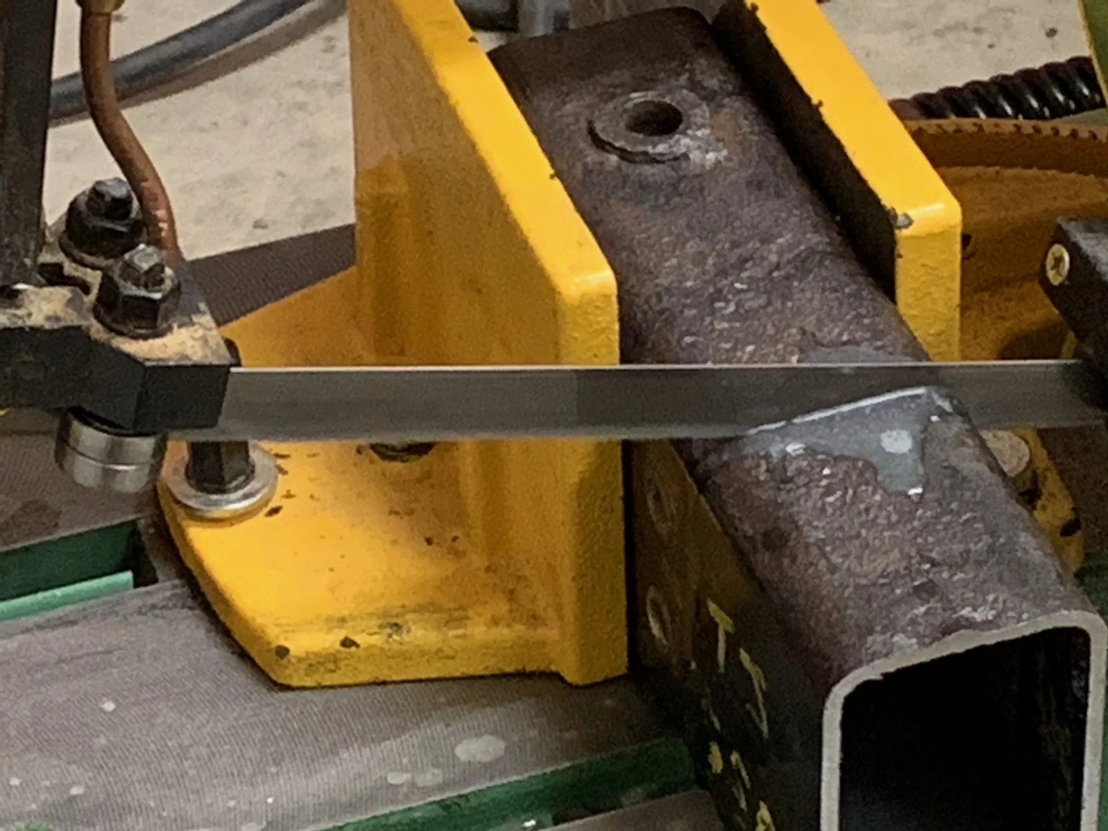 82560