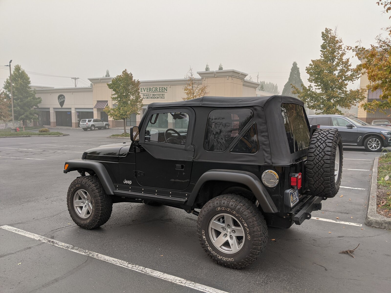 Did the factory soft top ever come with a stiffener in the rear panels that  attach to the tub corners? | Jeep Wrangler TJ Forum