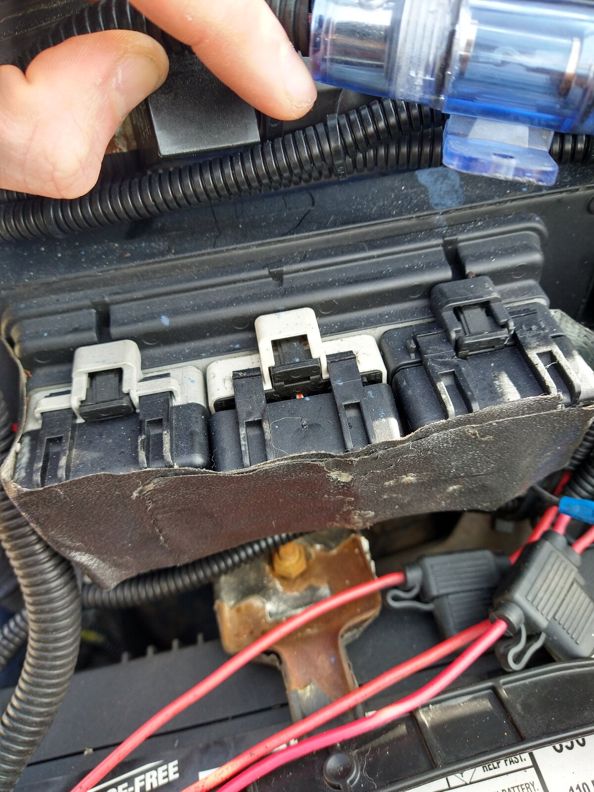 Broken clips on PCM | Jeep Wrangler TJ Forum