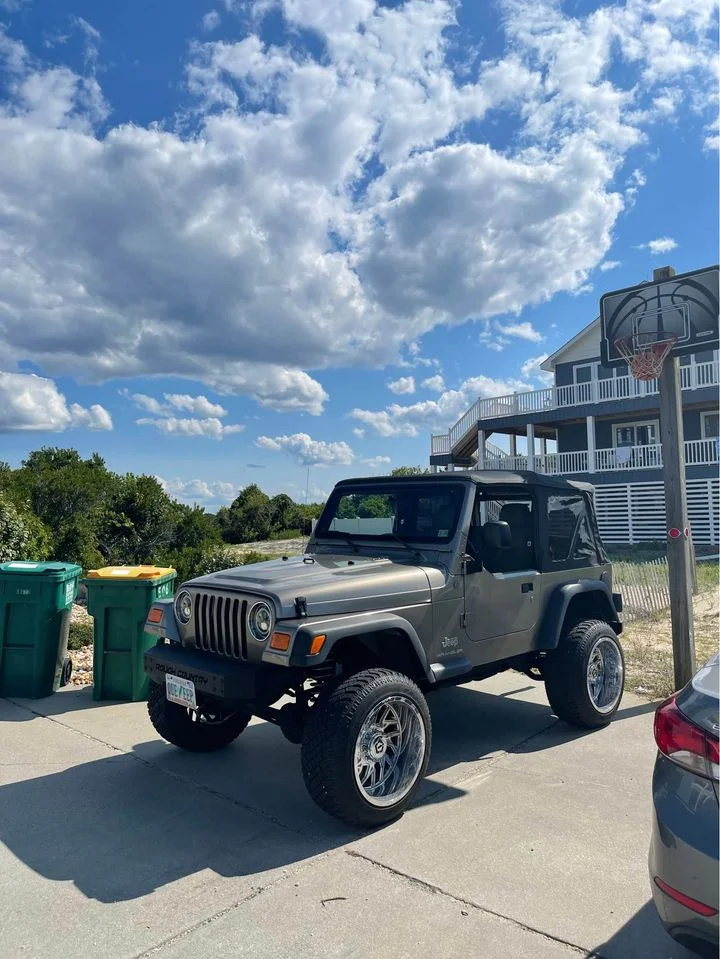 Jeep big wheels.webp
