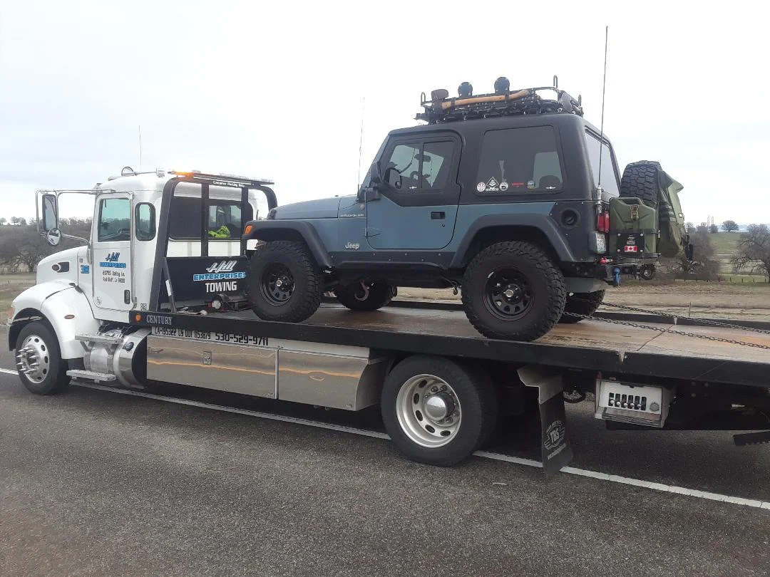 Jeep broken.1.jpg