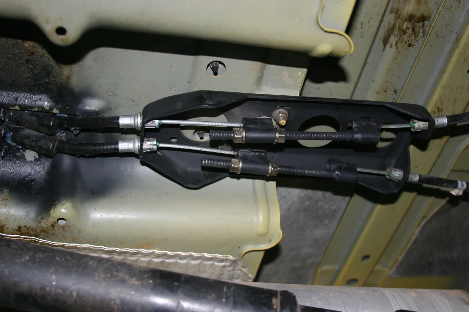Jeep - Cutting Brakes - 3-27-2010 198.JPG