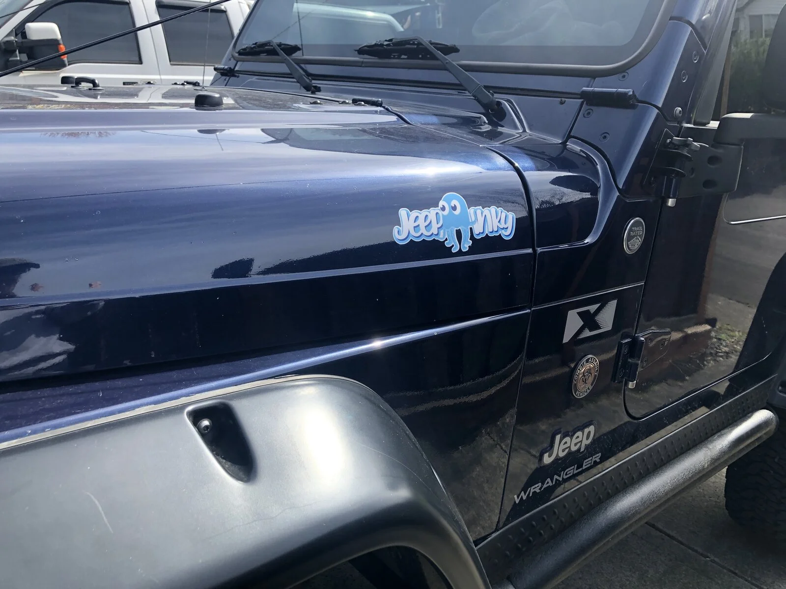 jeep-inky-badge.webp