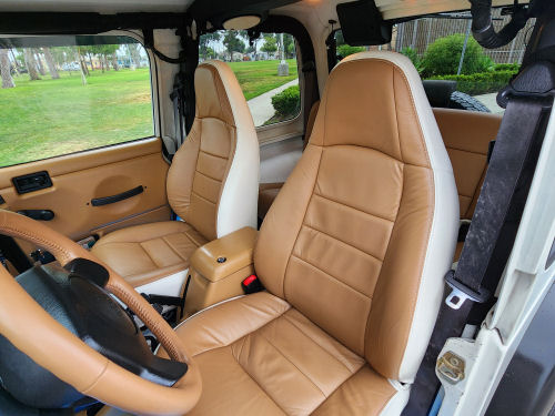 Jeep Interior.jpg