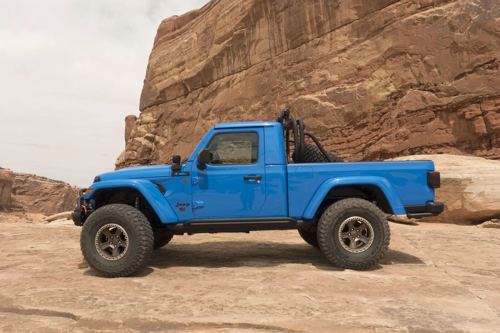 jeep-j6-25.webp