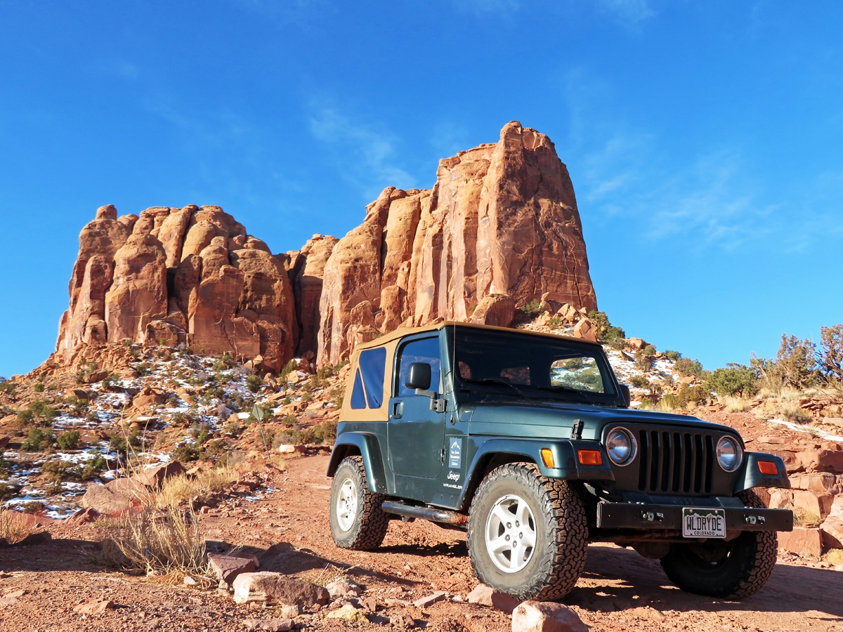 Jeep & Moab Buttes - s.jpg
