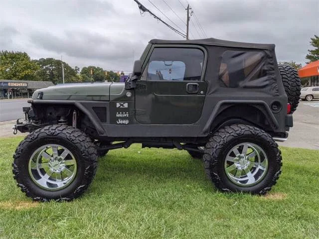 Jeep on 20s.jpg