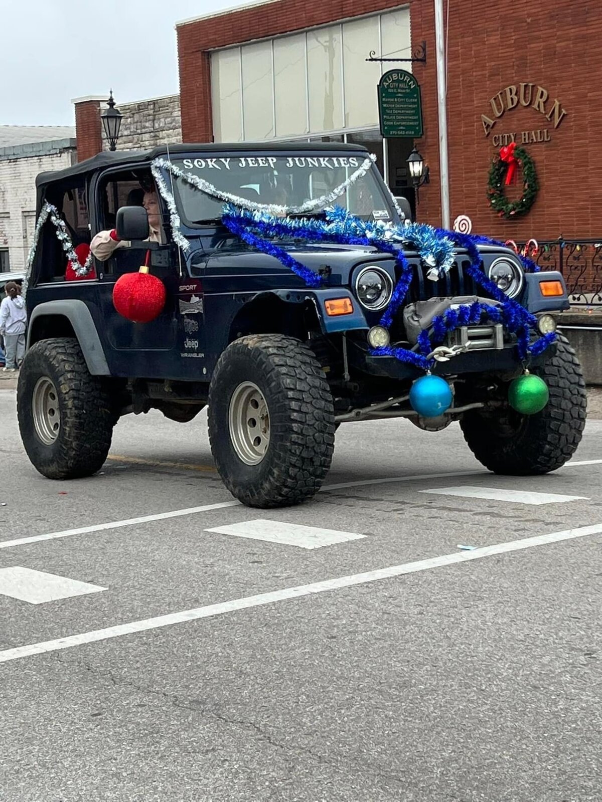 jeep parade.jpg