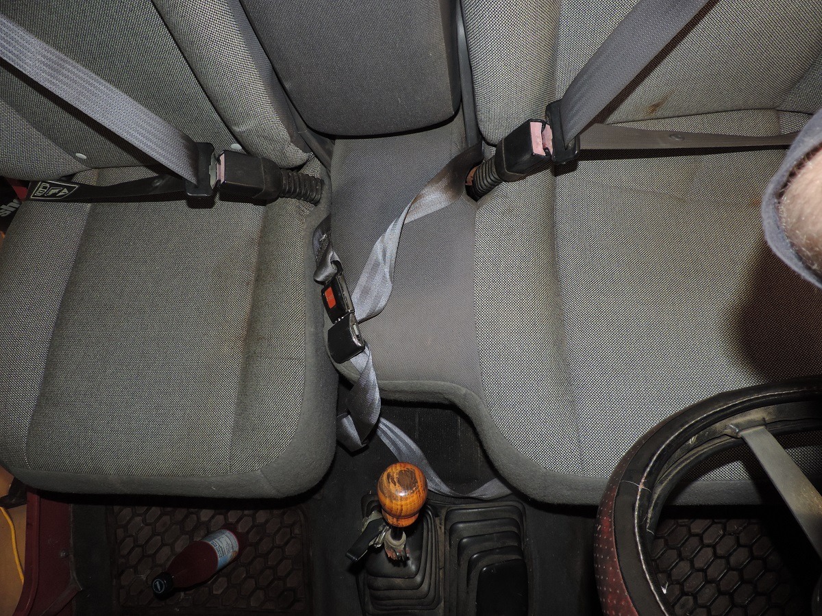 Jeep-Ranger-Seat-Belts-014-small.jpg