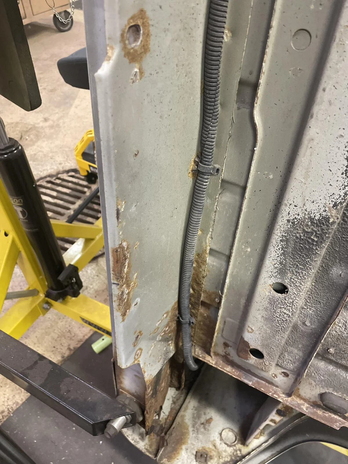 jeep rear panel.webp