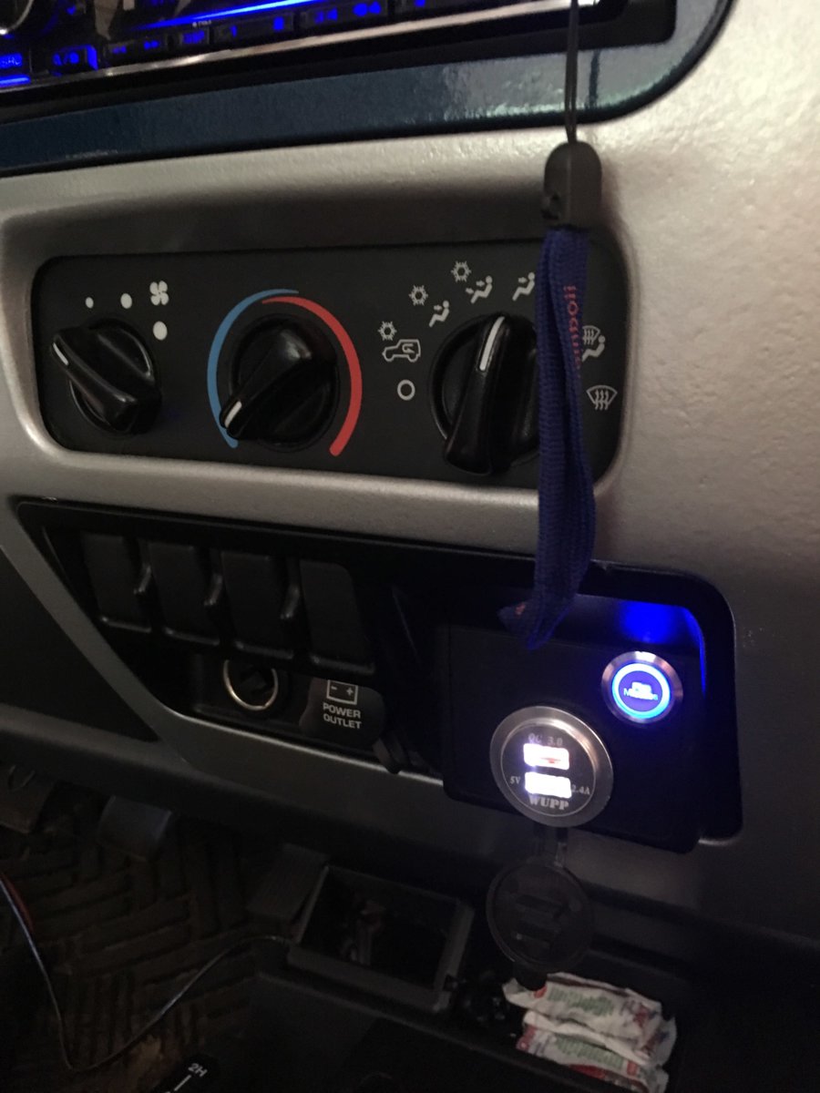 Jeep USB.jpg