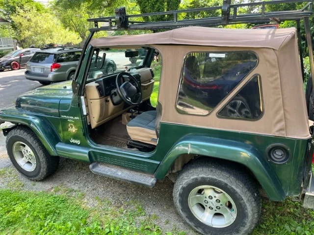 jeep without doors.webp