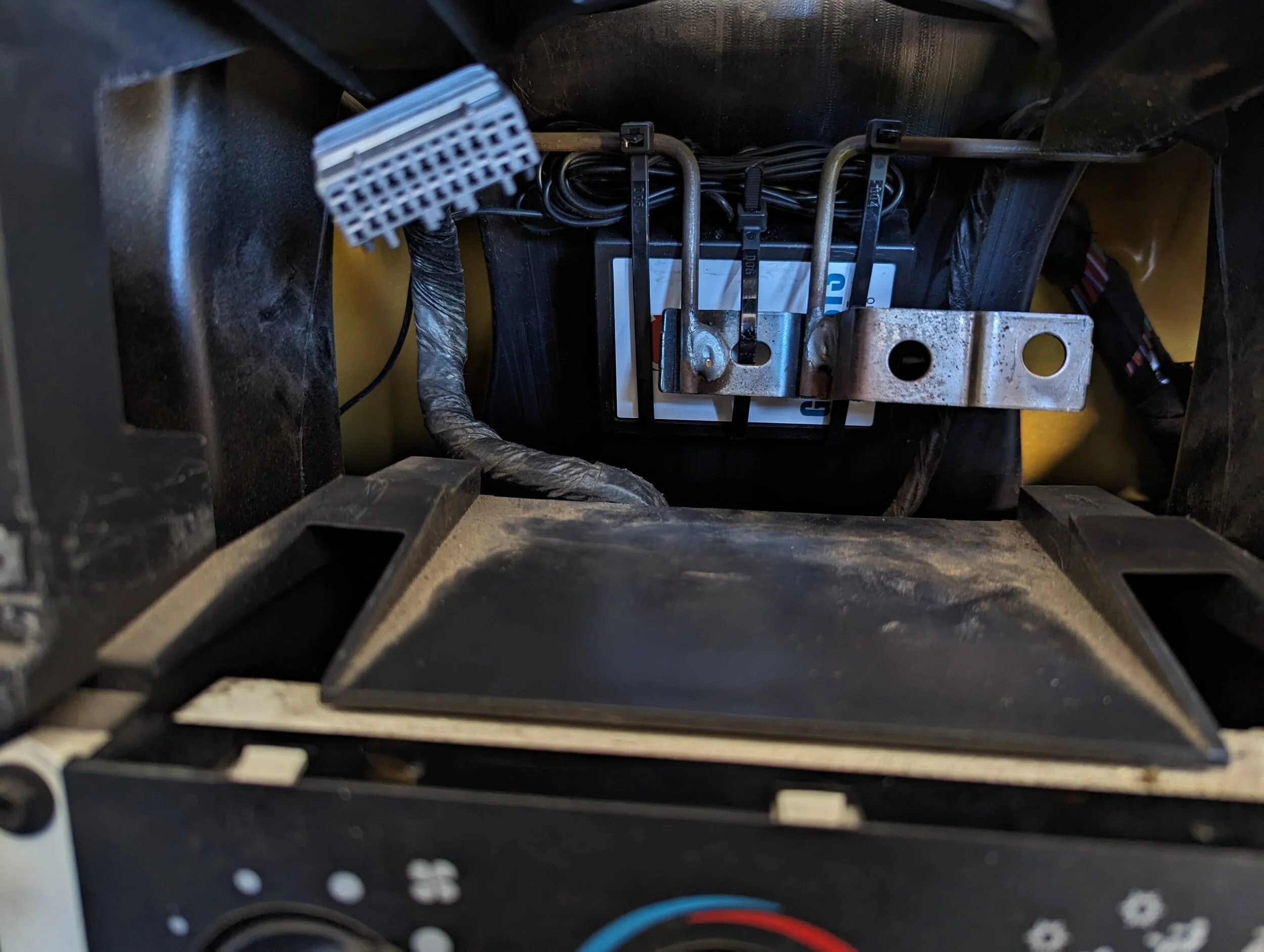 Jeep_Radio_Bluetooth_GROM.jpg