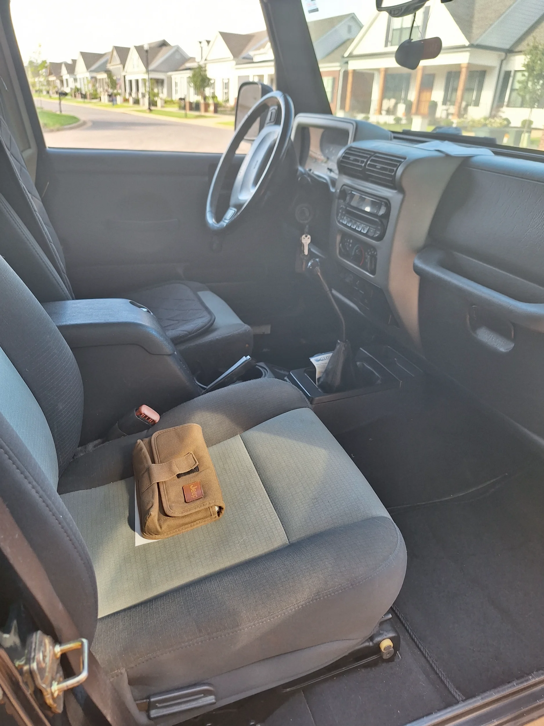 jeepconsole.webp
