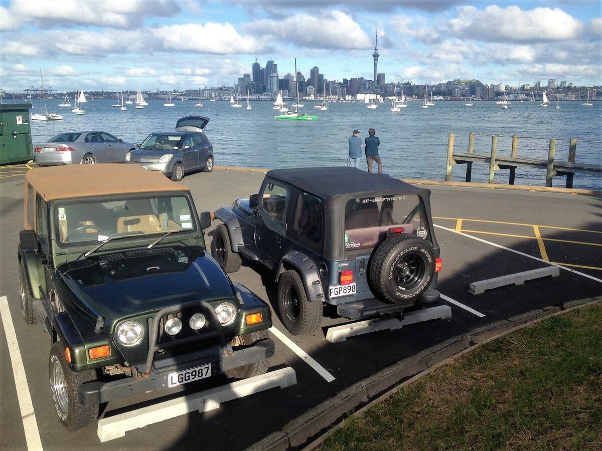 Jeeps next to jeep1.JPG