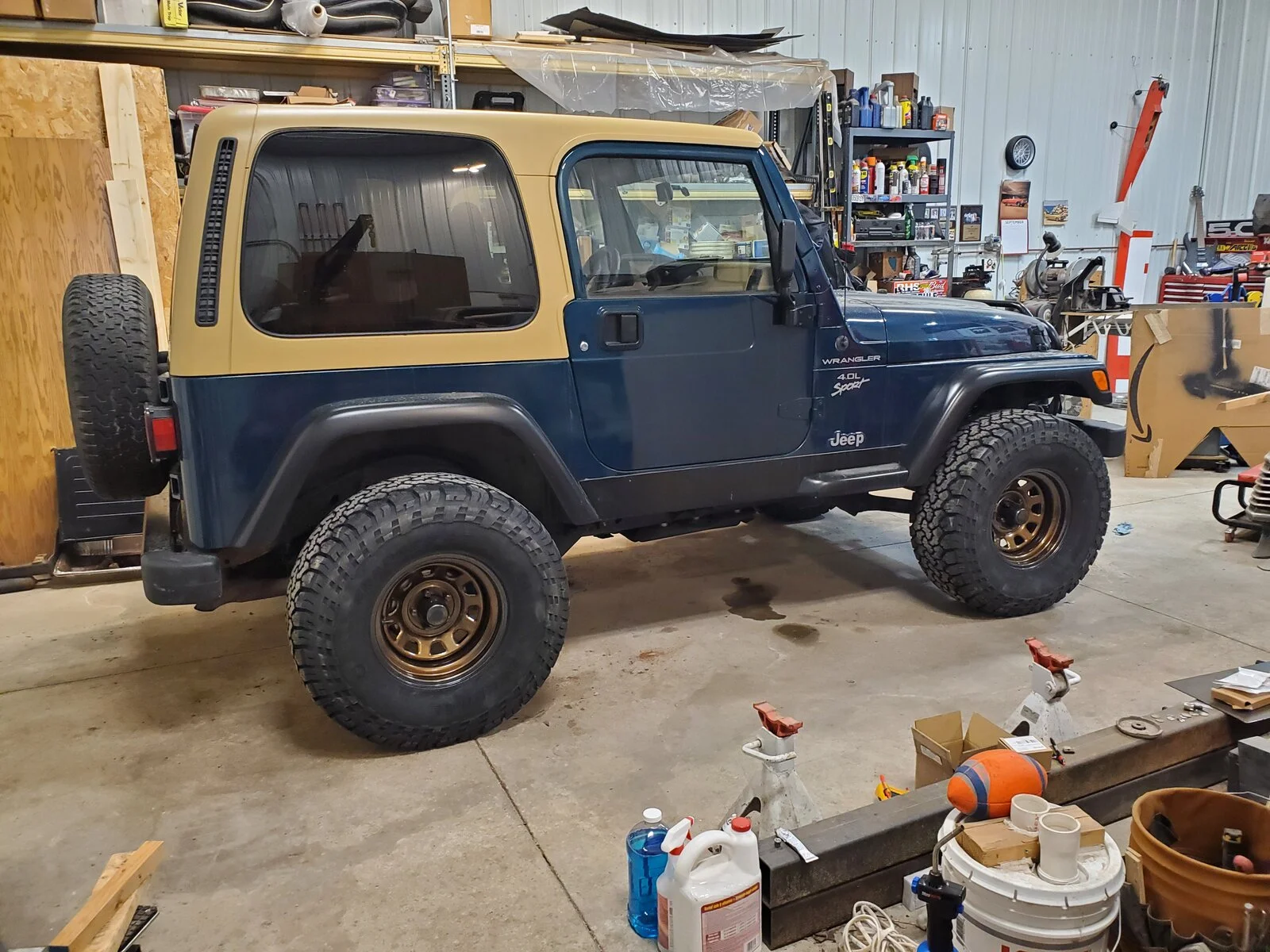 jeepwheel1.webp