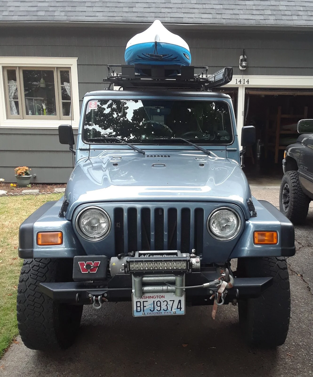 Kayak on Jeep.4.jpg