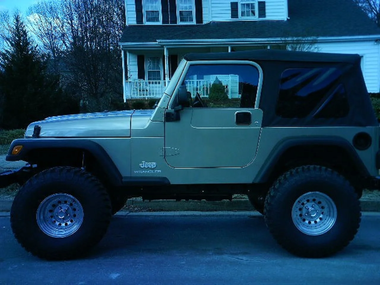 Khaki Jeep 1.webp