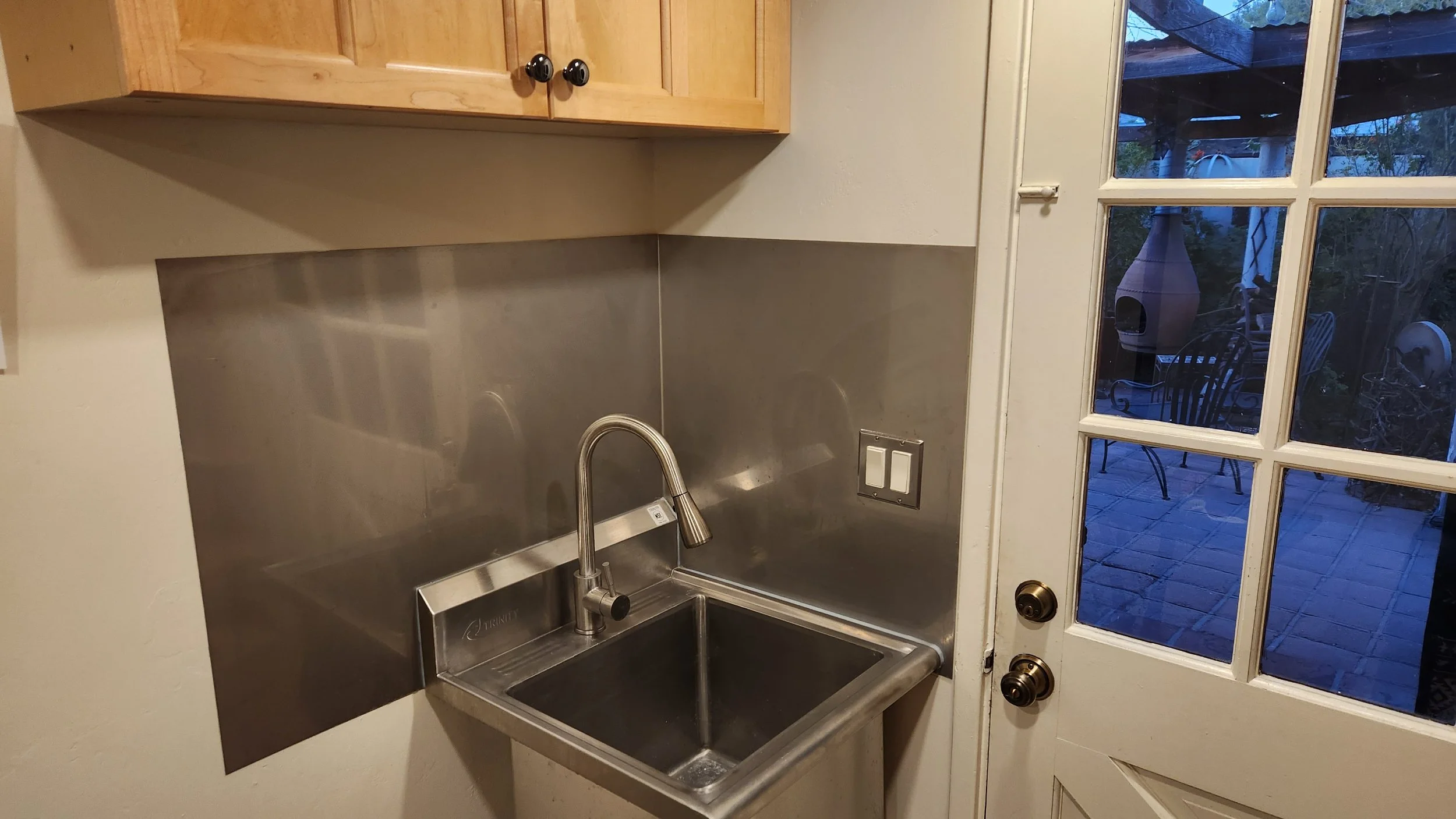 laundry sink.webp