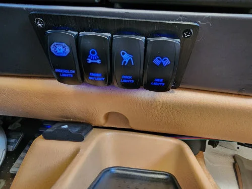 LED SwitchesOn.jpg
