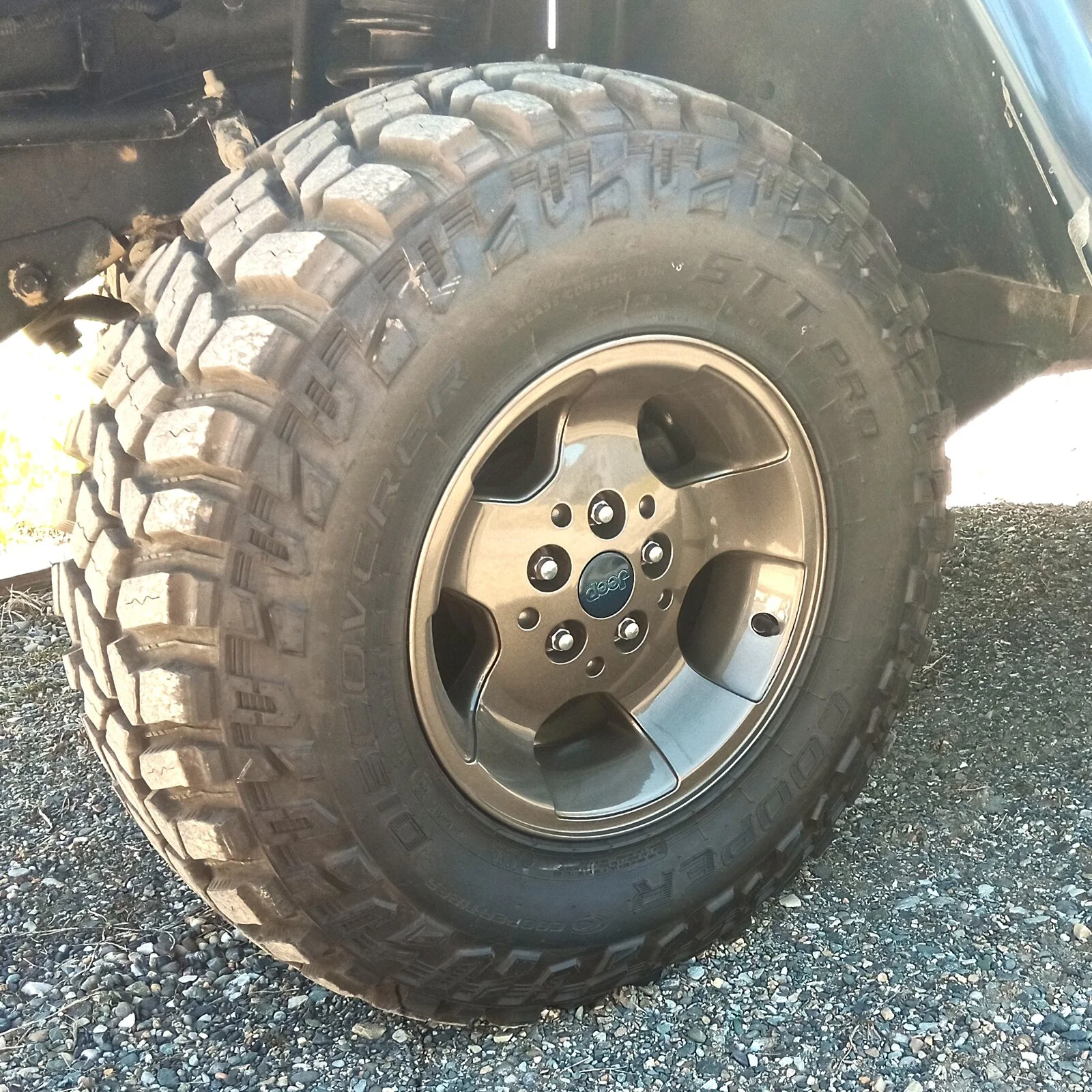 left front wheel (closeup) 2.webp