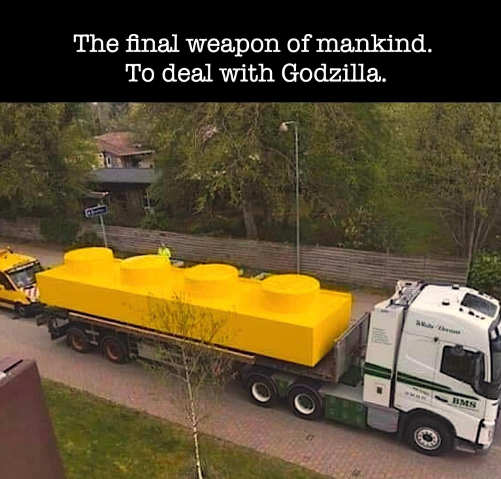 lego-truck-mankind-final-weapon-godzilla.jpg