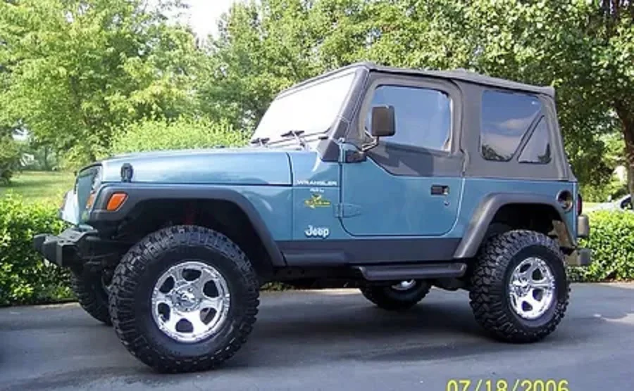 Light blue Jeep BB.webp