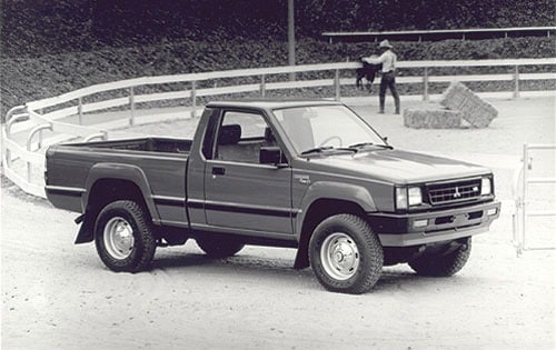 max-pickup_regular-cab-pickup_one-ton_fq_oem_1_500.jpg