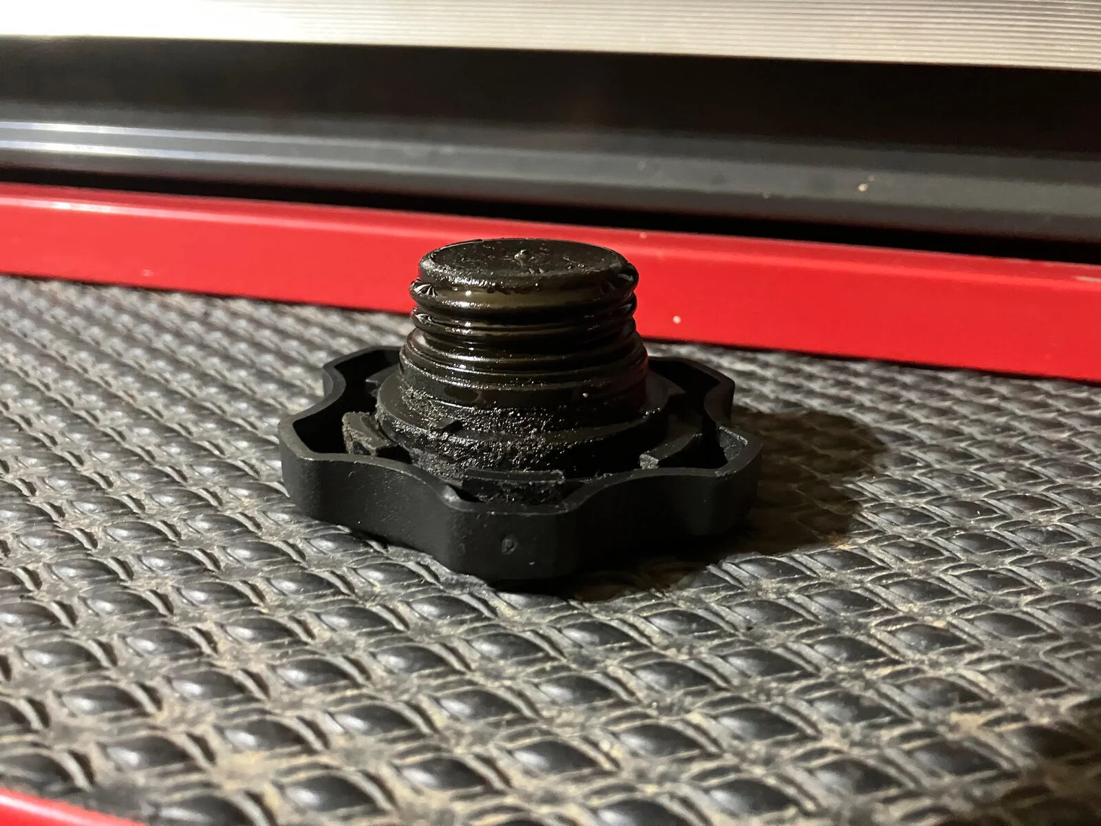 oil cap.webp