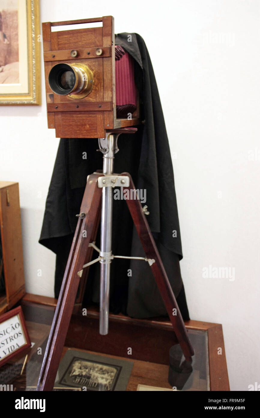 old-camera-collection-of-the-history-museum-of-the-city-FR9M5F.jpg