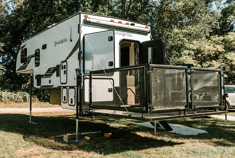 Palomino-HS-2912-new-camper-2022.webp