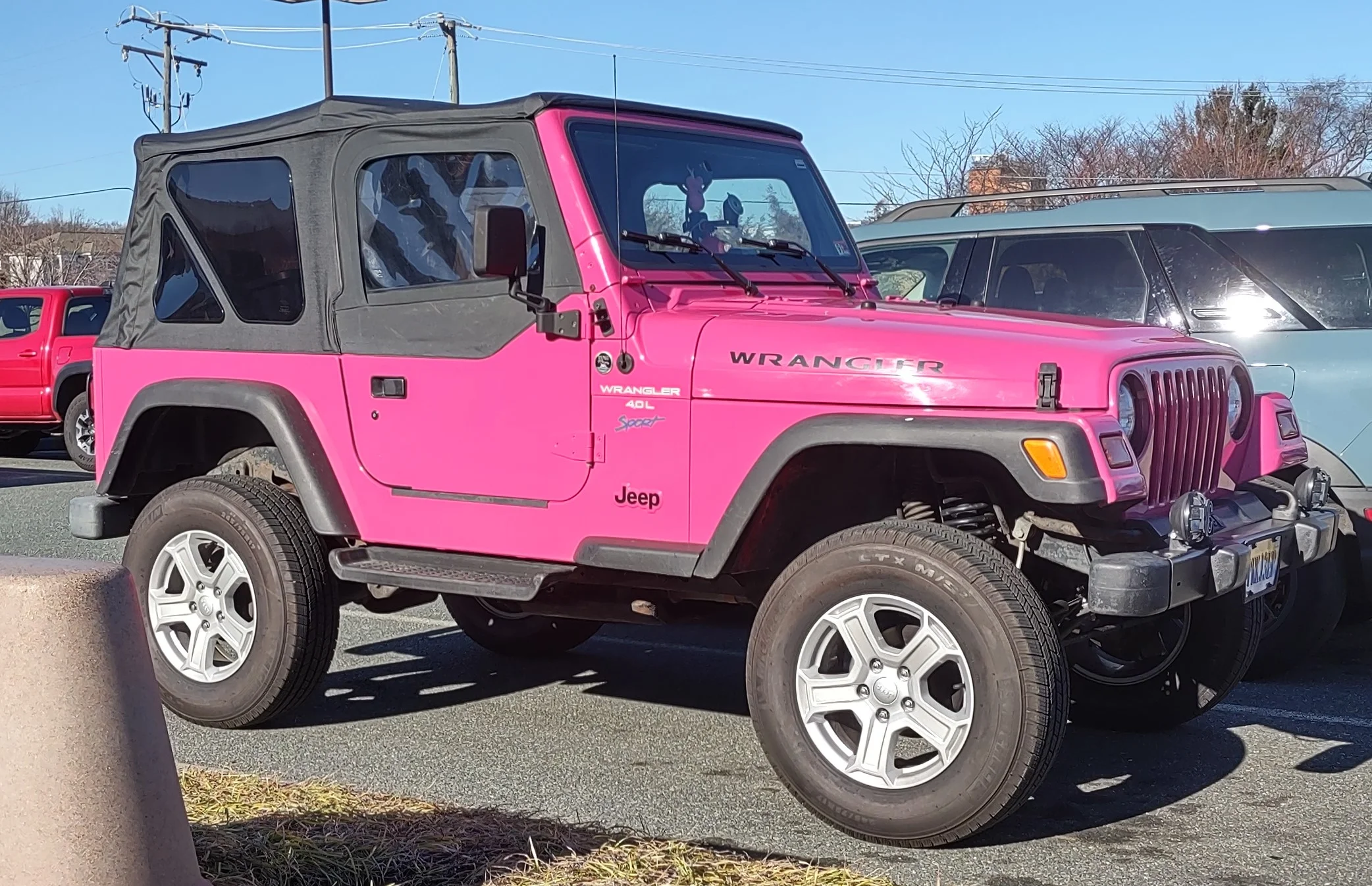 pink jeep2.webp