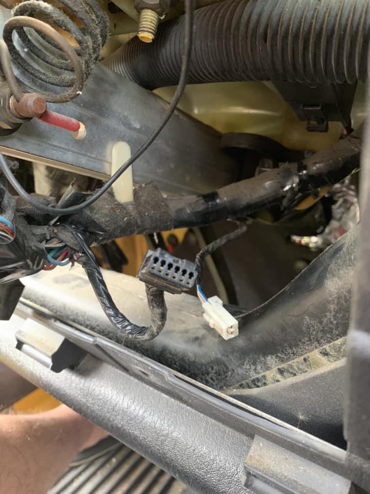 Anyone know what these wiring harness plugs near steering column go to? | Jeep  Wrangler TJ Forum